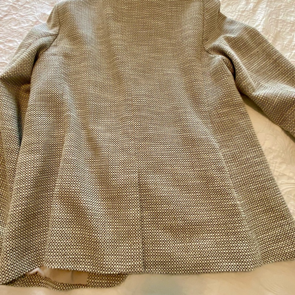 Ann Taylor Fully Lined Tan & Cream Blazer. Size 14 - Picture 5 of 5